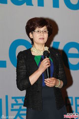 组图：张馨予缺席新剧宣传 李晨独撑场遭逼婚