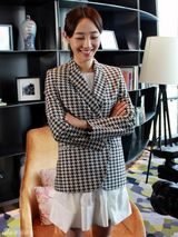 组图：白百何上海宣传《浮沉》 耍宝搞怪欢乐多