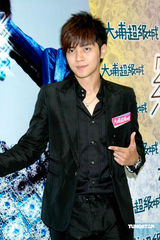 高清组图：罗志祥袭港办签唱会 大赞杨丞琳可爱女生