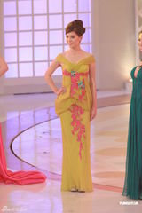 组图：2012港姐竞选现场 10位佳丽礼服亮相