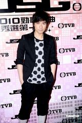 幻灯图：众星出席劲歌优秀选颁奖礼 Twins仍受肯定