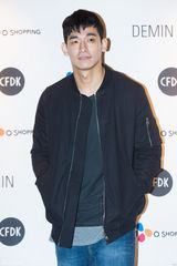 独家：韩星车艺莲高雅拉等优雅亮相首尔时装周