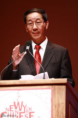 组图：《对不起》亮相纽约 赵薇调侃“美国梦”