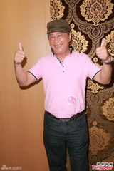 组图：黄日华唐宁上演忘年恋 鲍起静为亚视担忧