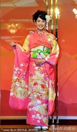 组图：日本国民美少女炫彩和服迎新年 武井咲等助阵
