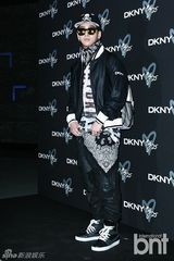 组图：CNBLUE丁一宇池诚等潮装为时尚品牌站台