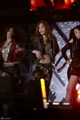 高清图：少时EXO等众韩团热舞放歌梦想演唱会