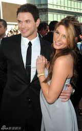 幻灯图集：《月食》洛杉矶首映 主创三人暧昧传情