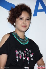 组图：炎亚纶胡宇崴活动现身引粉丝尖叫