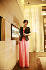 组图：陈燃出席活动长裙亮相 显时尚淑女范儿