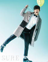 高清组图：韩星南宫民杂志写真调皮活泼