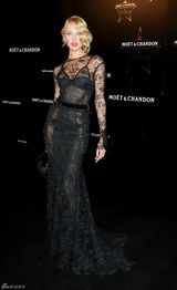 高清组图：惠特莉坎蒂丝双姝争艳 一黑一白比美