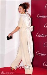 组图：金喜善亮相发型老气 尹恩惠镂空装魁梧