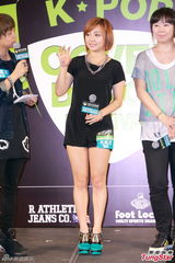 组图：MISSA成员Min望与Twins合作 团体压力大