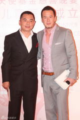 组图：嫣然天使幼儿园成立 众星亮相慈善晚宴