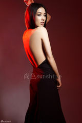 黄圣依登杂志封面亮宣言：从此刻起我走我路