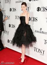 高清组图：大嘴美女安妮-海瑟薇美丽亮相