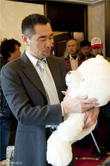 组图：《千金归来》赵文瑄穿高跟鞋搞笑卖萌