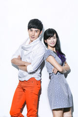 组图：李晟张睿最新写真曝光 情侣档甜蜜默契