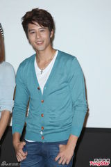 组图：陈庭妮赞胡宇威演技 娇羞称其时刻都在