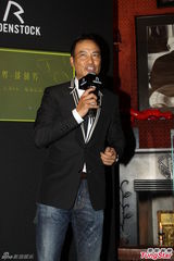 组图：任达华出席代言活动透露将导恐怖片