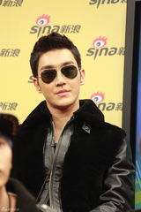 高清组图：SJ-M做客争开微博 玩转网络流行语