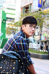 组图：于晓光韩国行写真变身时尚型男