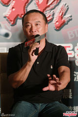 组图：《独狼》颜丹晨笑封女王 获祖峰护花