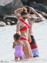 组图：2012比基尼美胸大盘点 众女星性感咸湿