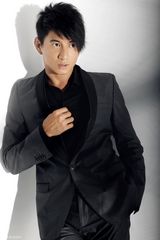 高清图：吴奇隆新写真展型男魅力 新年伊始工作满档