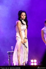 策划：日本女星中国风造型 旗袍团子头贺新春