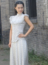 组图：韩丹彤《战地花开》杀青 唯美剧照曝光