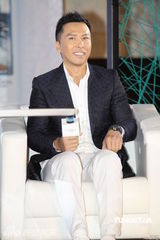 组图：甄子丹欲挑战喜剧片 将回港入组拍摄新戏