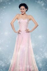 组图：周扬纯美女人写真 优雅回旋演绎裙角风云.