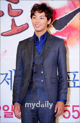 组图：韩星尹时允李智雅新剧《我也是花》记者会