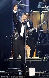 组图：小天王贾斯汀汀布莱克激情献艺