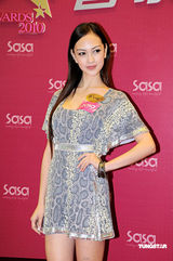 幻灯图：徐子珊宝蓝礼服秀性感 与富商传绯闻很无奈