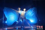组图：国家钢管舞队创编唯美《化蝶》战世锦赛