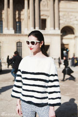 组图：张辛苑清爽亮相秀场 极简黑白收官时装周