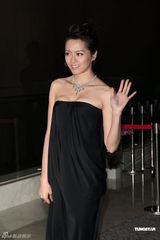 组图：众星时尚活动竞艳 梁咏琪称恋情稳定