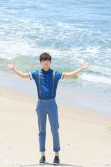 组图：胡夏清凉写真来袭 10日北京签售会歌迷