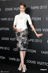 组图：张曼玉亮相台北 谈演戏渴望挑战新角色