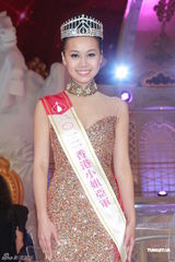 组图：2012港姐冠亚季军后台合影