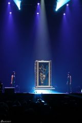 组图：刘谦多伦多秀魔术 铁箱里大变活人