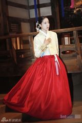 组图：白成铉含恩静等出席《仁粹大妃》祈愿仪式