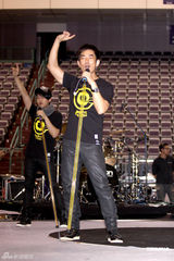 组图：任贤齐跳小薇版nobody 自夸舞技堪比杰克逊