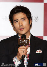 组图：韩片《钱的味道》首映 朴信惠允浩等助阵