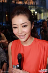 组图：熊黛林学会珍惜跟前人 穿平底鞋否认有喜