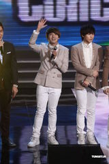 组图：韩国团体大出动 SJ-M唐禹哲high翻台北