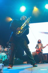 组图：杰森玛耶兹香港开唱 演唱会座无虚席